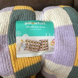 Pillowfort Chenille Knit Throw Blanket